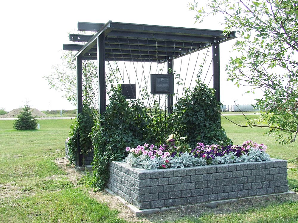 Rail Arbor/Pergola at Millennium Park in Rivers, Manitoba (August 2015).