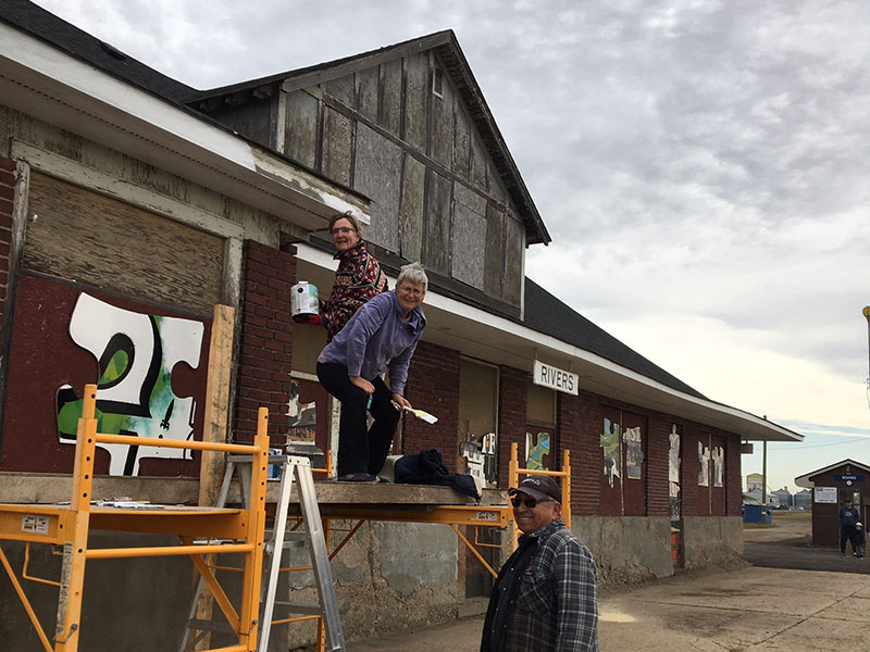 Painting the fascia, October 1, 2020