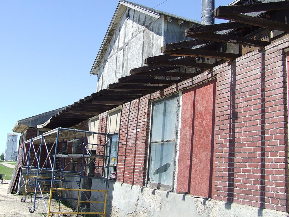 New roof for the station (July 2016)
