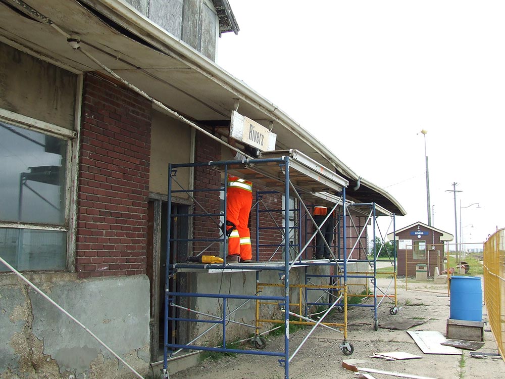 New roof for the station (July 2016)