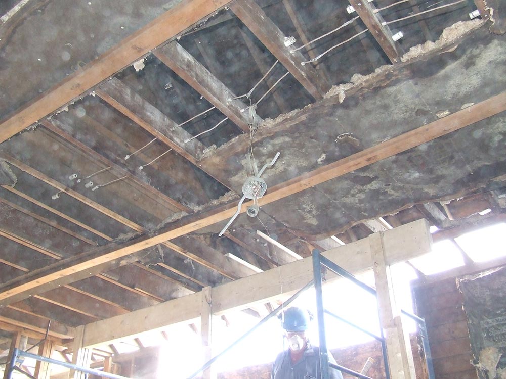New ceiling for the station (July 2016)